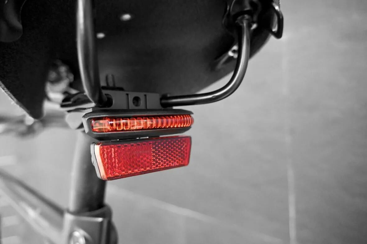 Batterieleuchtenhalter, hinten