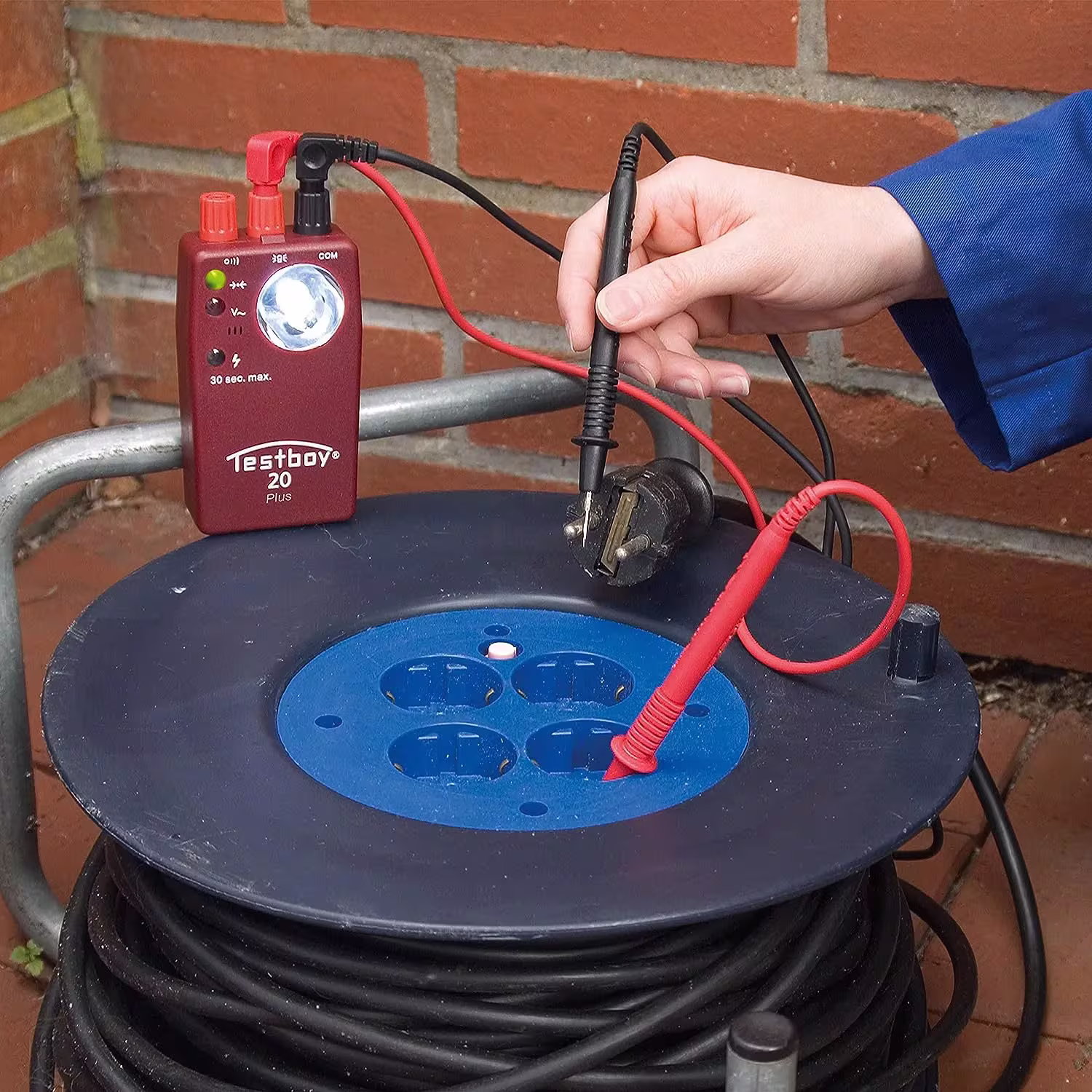 Spannungsprüfer