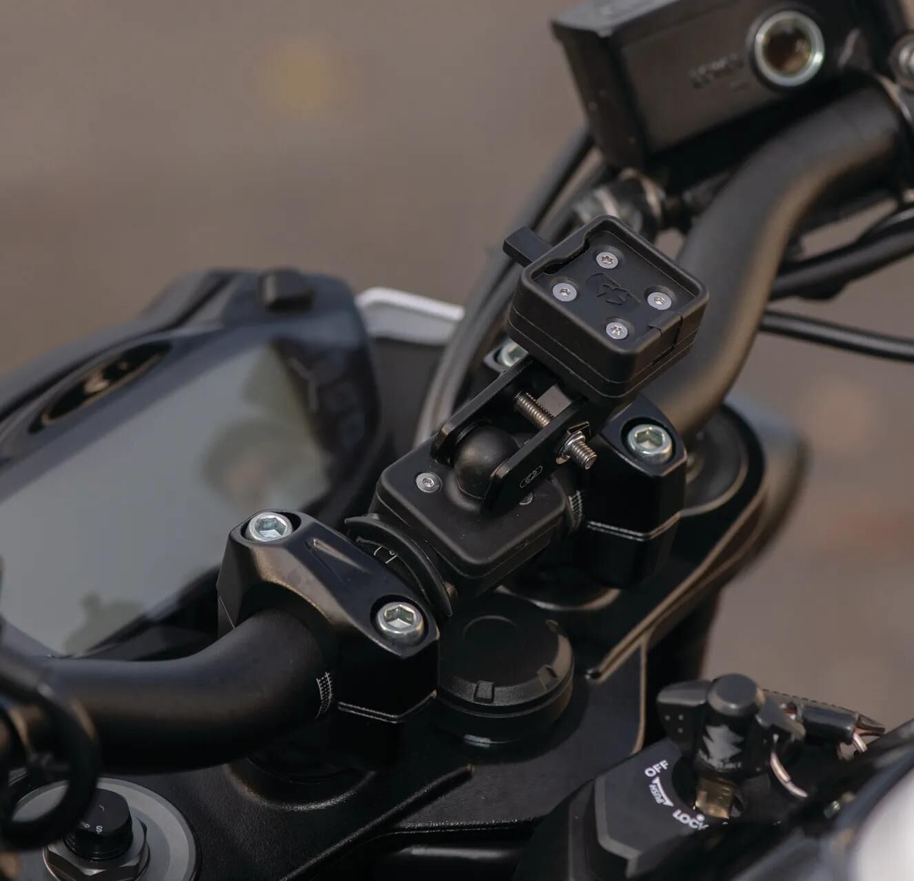 _Schwenkarm Kommunikationssysteme