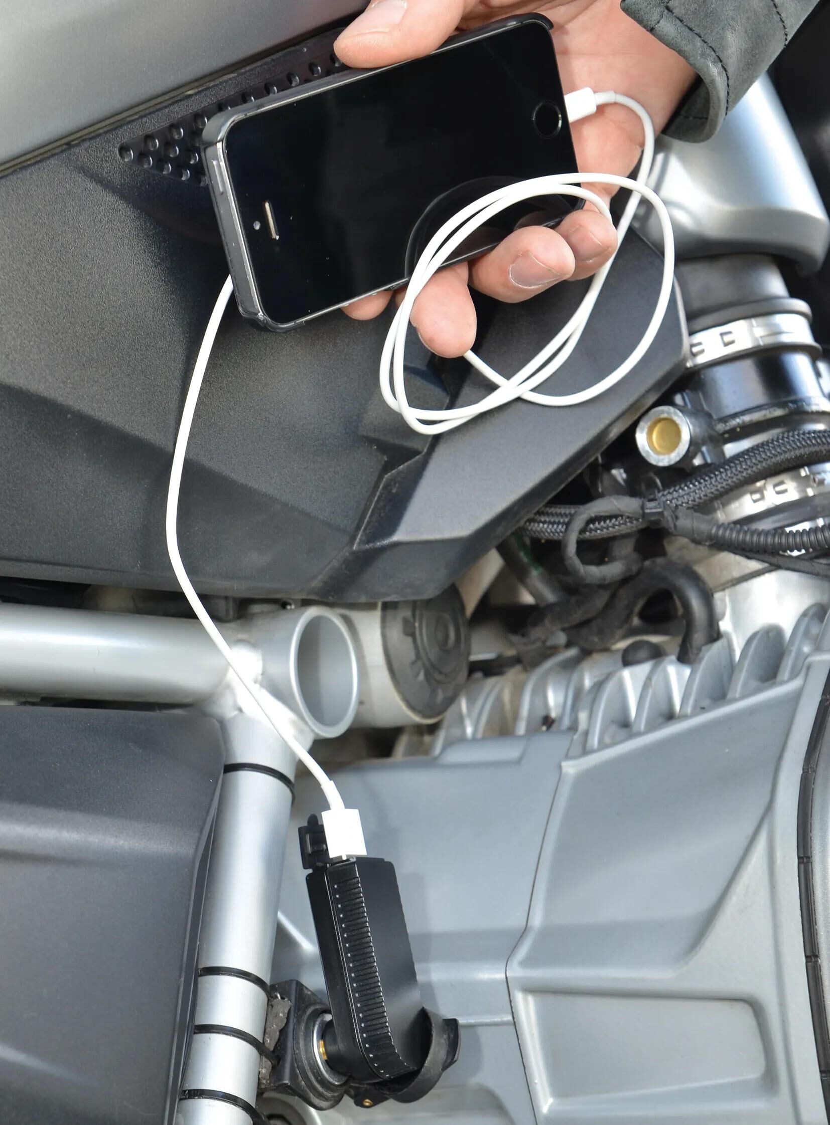 BAAS bike parts_Winkelstecker Steckdosen,Zigarettenanzünder,Zigarettenanzünder