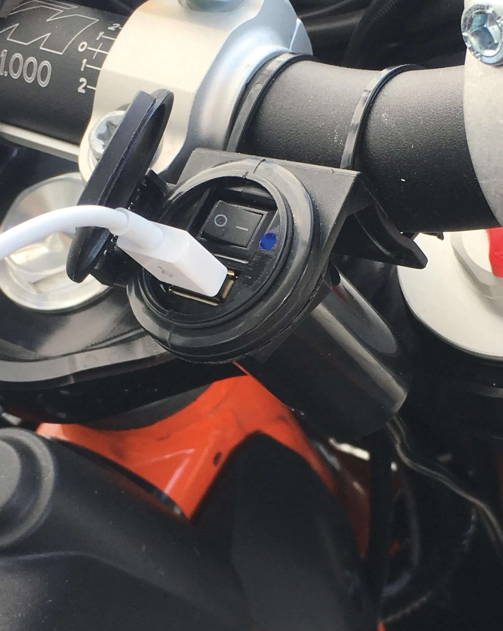 BAAS bike parts_USB-Steckdose Bordsteckdosen,Steckdosen,Steckdosen,Zigarettenanzünder