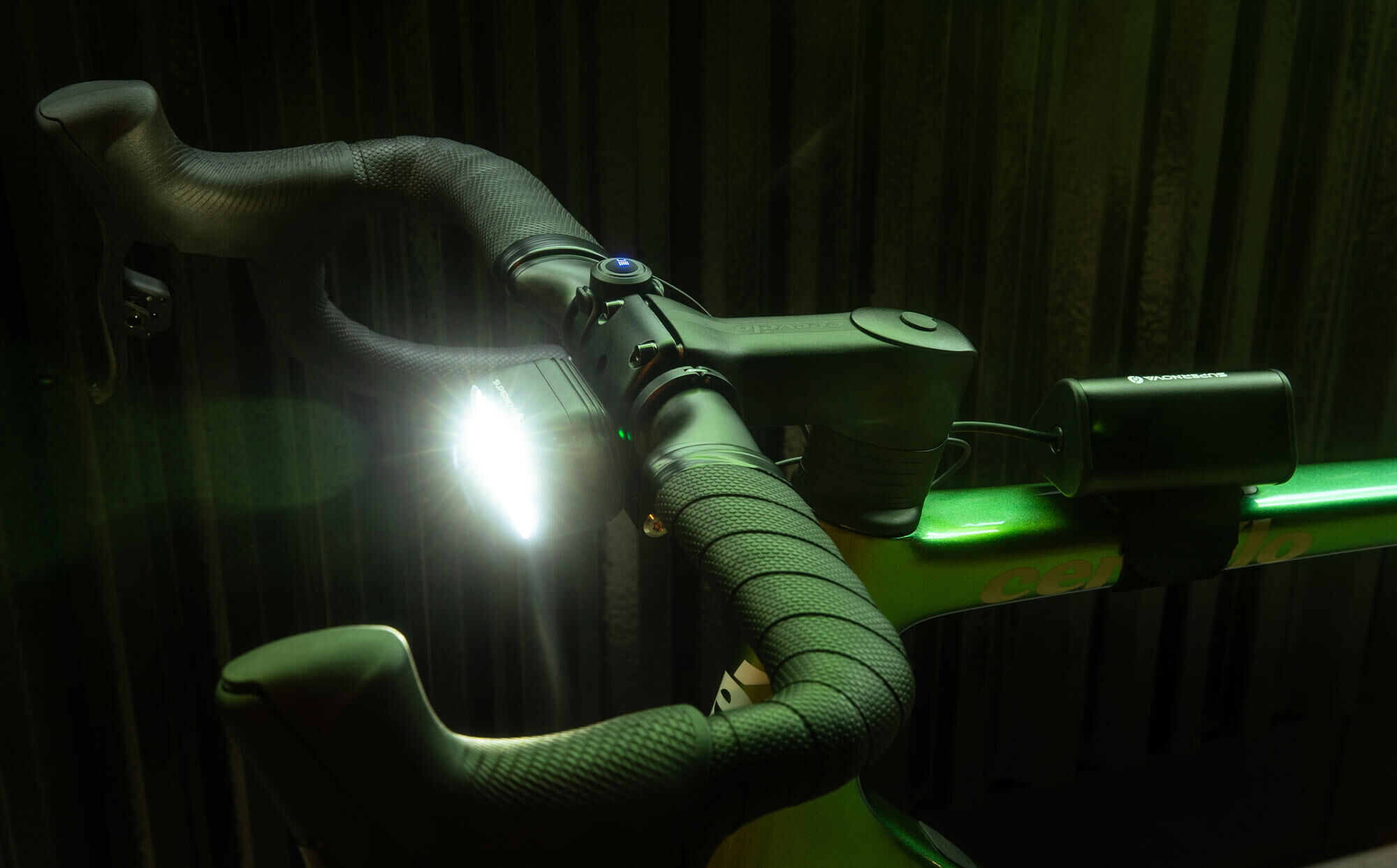 _Scheinwerfer Batterieleuchten, weiß,Blenden,Frontleuchten,Scheinwerfer