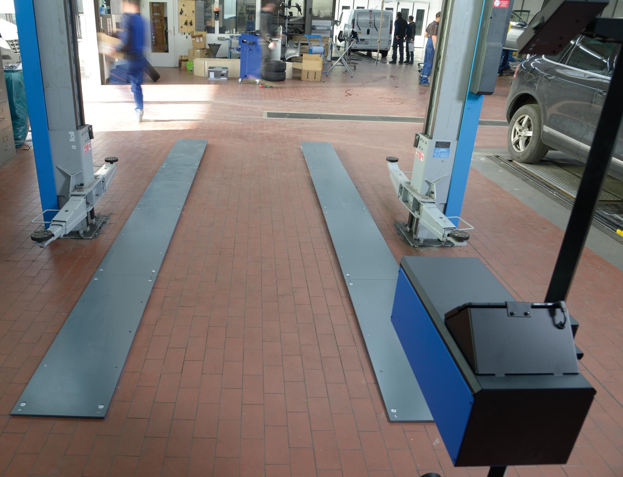 _Scheinwerfereinstellplatz Scheinwerfereinstellgeräte