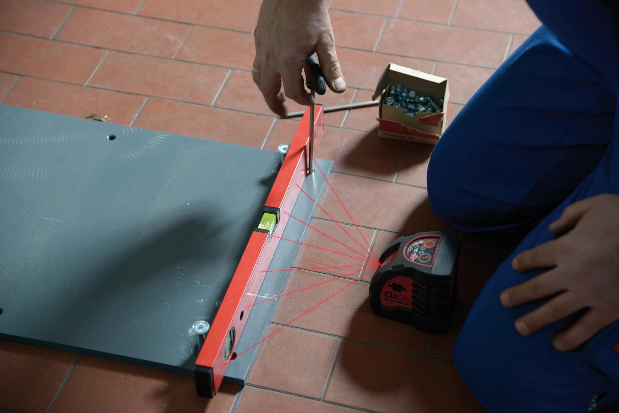 Scheinwerfereinstellgeräte