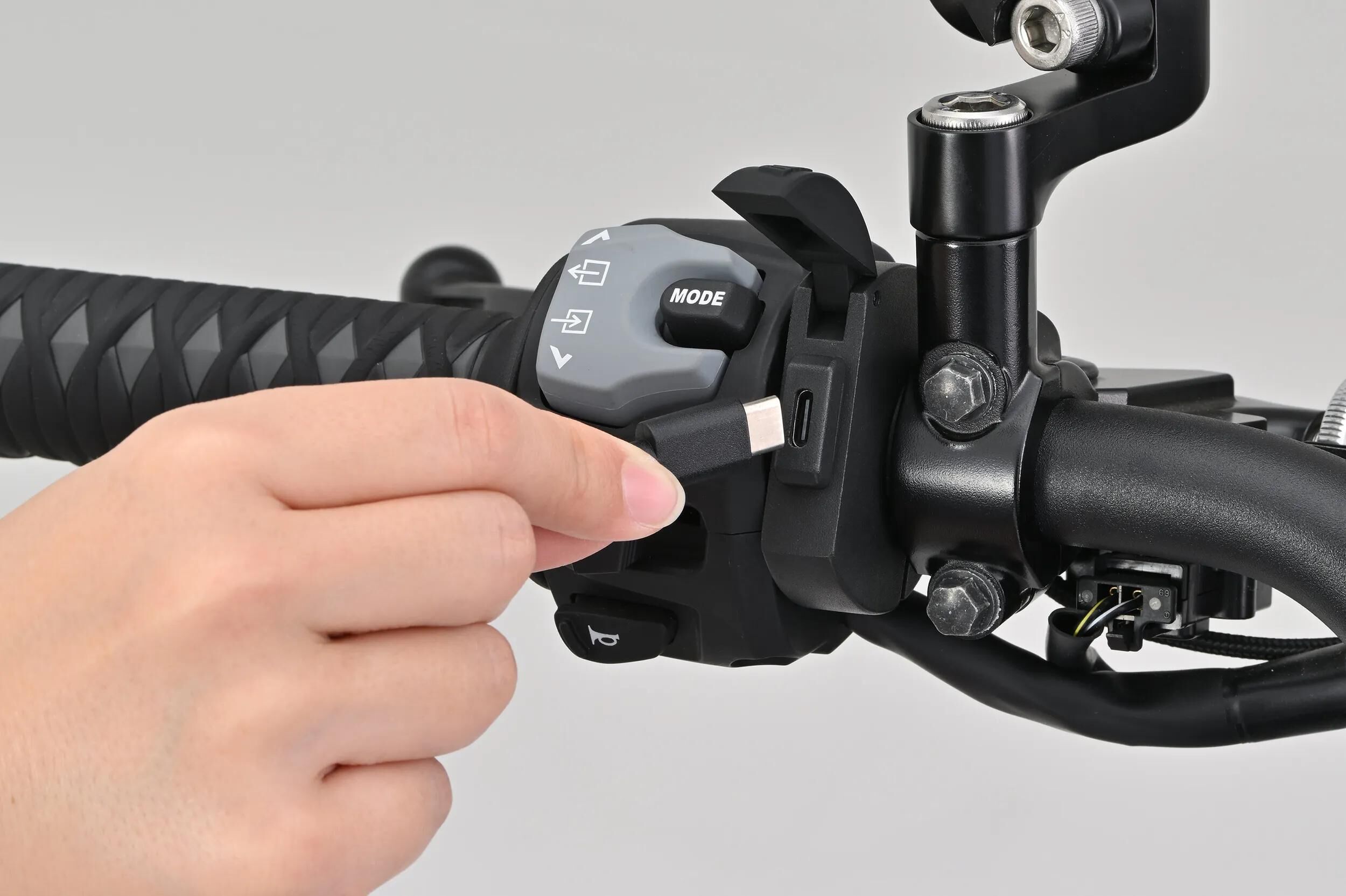 DAYTONA_USB-Steckdose Bordsteckdosen,Steckdosen,Zigarettenanzünder,Steckdosen,Zigarettenanzünder