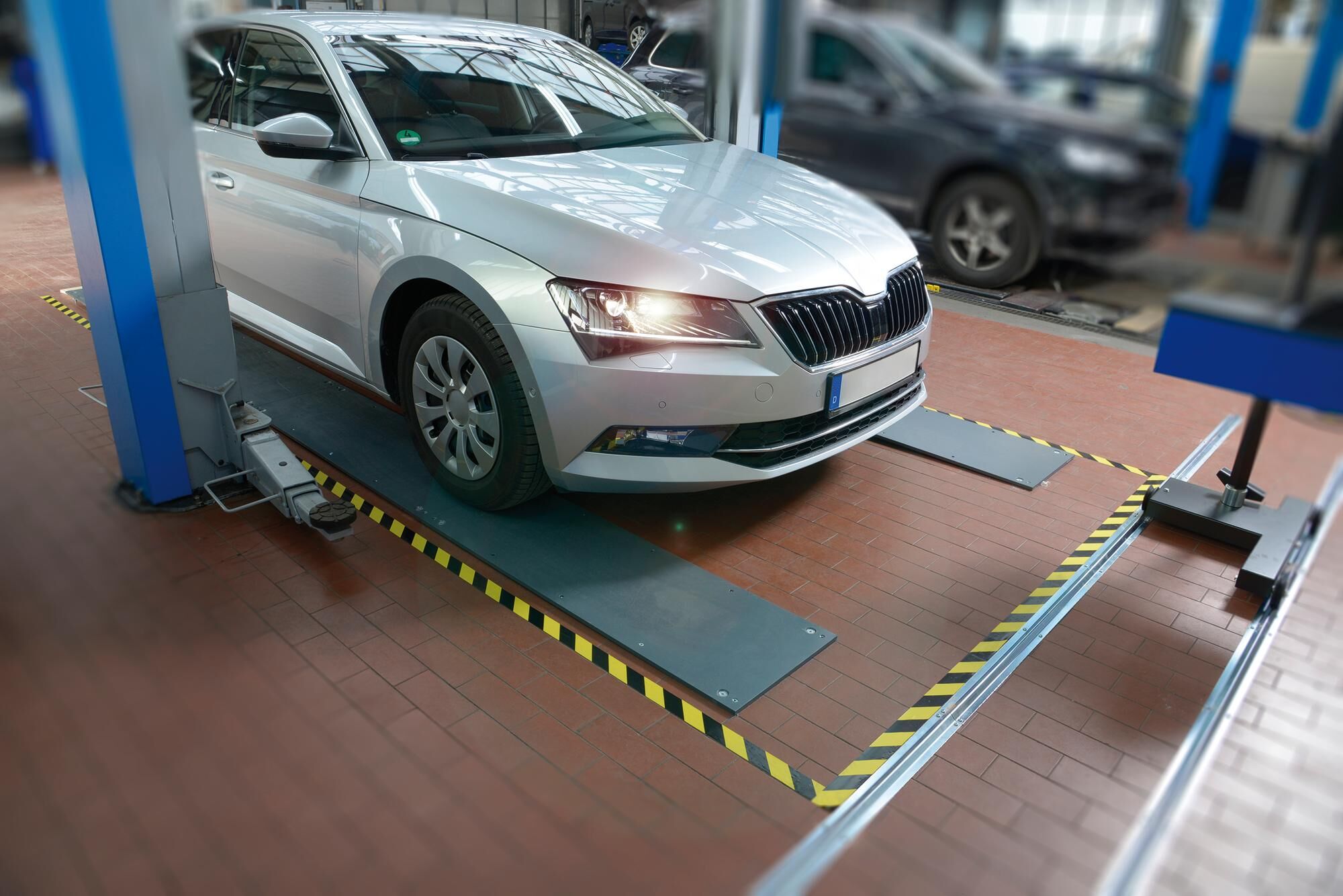 _Scheinwerfereinstellplatz Scheinwerfereinstellgeräte