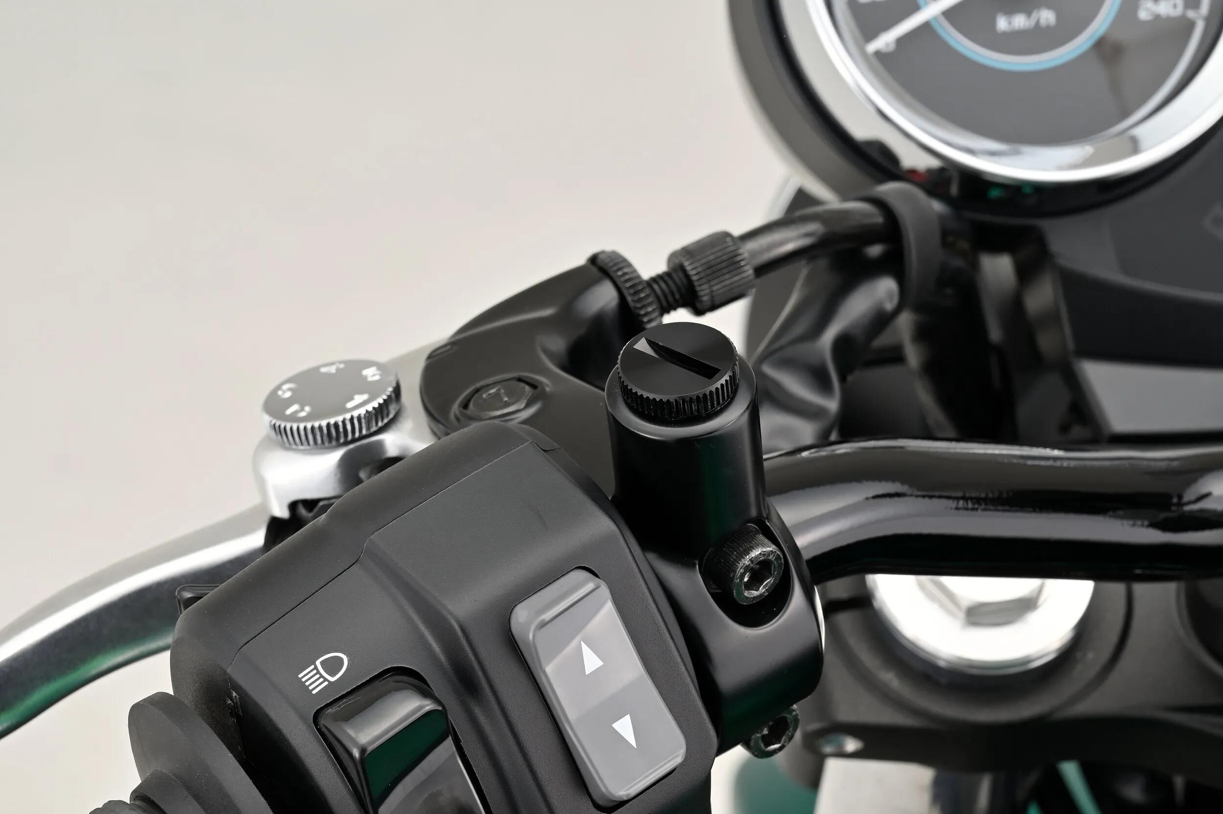 DAYTONA_Verschlussschraube Spiegelverlängerungen