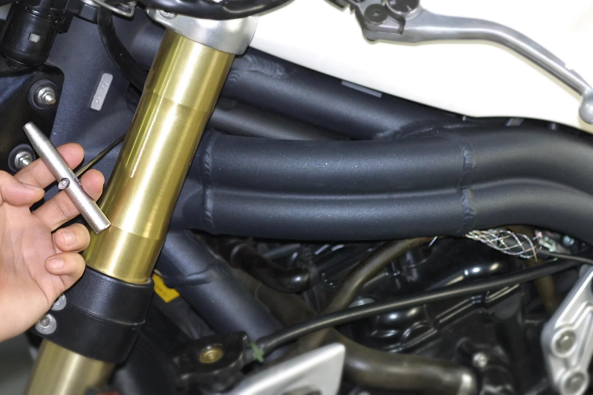 Bikeservice_Montagehilfe Montagehilfen,Zughilfen