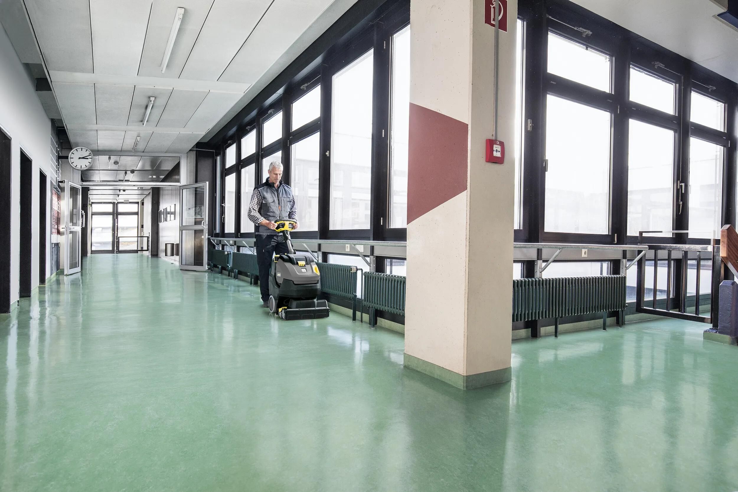 _Scheuersaugmaschine Scheuersaugmaschinen,Reinigungsmittel